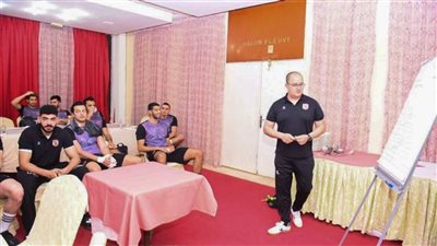 محاضرة فنية لرجال يد الأهلي في النيجر