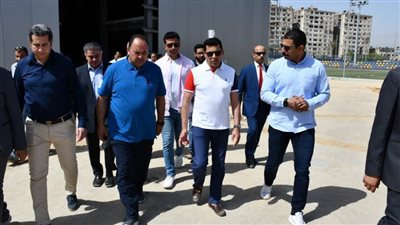 وزير الرياضة يتفقد فرع النادي بشيراتون ويطالب بسرعة وضع اللمسات النهائية 