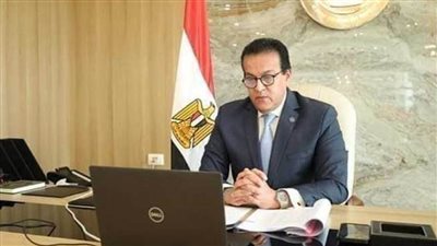 وزير التعليم العالي يستعرض مشروعات وحدة تطوير التعليم وأعمال لجان تقييم المعاهد التجارية