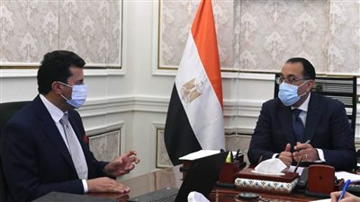 رئيس الوزراء يلتقي وزير الشباب لاستعراض عدد من ملفات عمل الوزارة