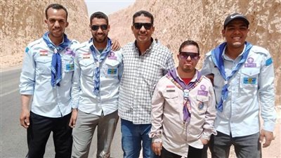 نائب رئيس مدينة الغنايم يشارك في مبادرة شبابية لتجميل الطريق الصحراوي.. صور