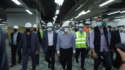وزير النقل يتفقد جاهزية الخط الثالث للمترو للتشغيل التجريبي