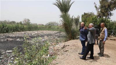 محافظ بني سويف يوجه بتطهير مصرف على طريق 
