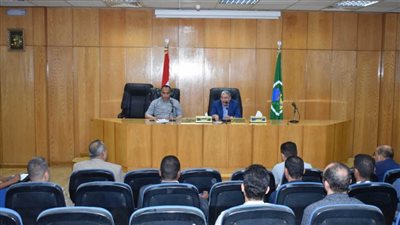 محافظ المنيا يوجه بالإسراع في استكمال إجراءات التصالح في مخالفات البناء وتذليل كافة العقبات أمام المواطنين