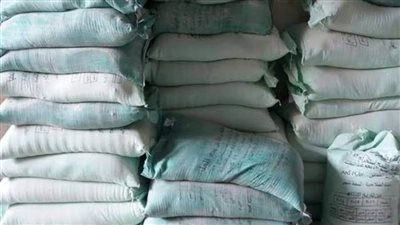 ضبط صاحب مخبز لقيامه بتهريب 36 طن دقيق بالسوق السوداء بالقليوبية