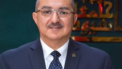 مسؤولو الخدمات الصحية فى أسيوط يستعرضون تجربة قطاعاتهم الطبية فى مواجهة الجائحة غدًا فى افتتاح مؤتمر 