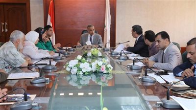 محافظ سوهاج يترأس اجتماع المجلس الإقليمي لتنشيط السياحة 