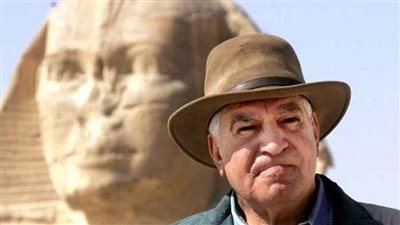 زاهي حواس يلقي محاضرة عن كشف آثار الملك أمنحتب الثالث بمتحف هيوستن بأمريكا