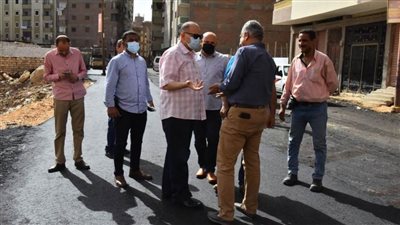 محافظ أسيوط يتفقد استكمال أعمال رصف شوارع وميادين حي غرب 