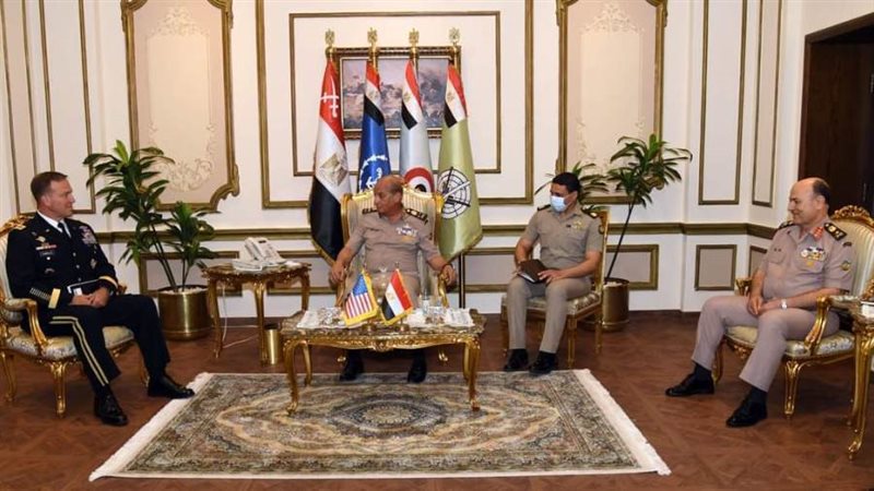 الفريق محمد زكى يلتقى