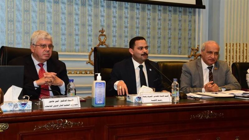 لجنة التعليم بمجلس