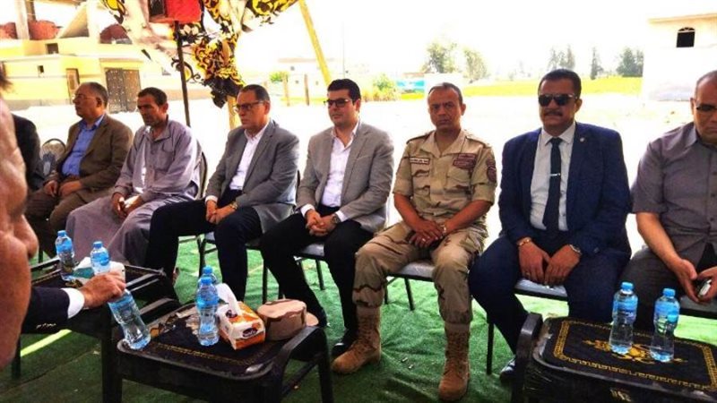 محافظ الشرقية خلال