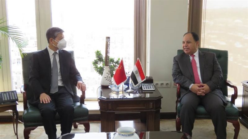 وزير المالية خلال