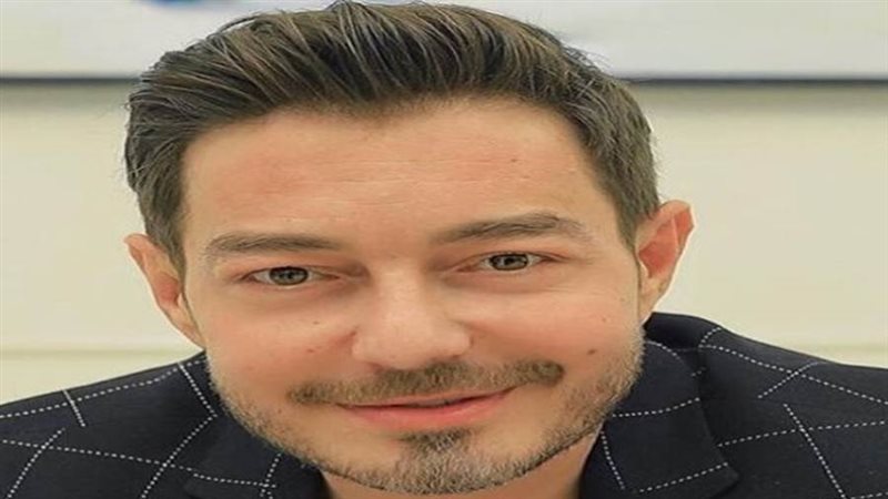 الفنان أحمد زاهر