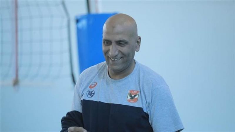 محمود جمعة مدرب طائرة