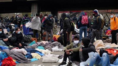 إجلاء 500 مهاجر من مخيم مؤقت في إقليم 