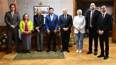 وزير الشباب يستعرض مع ممثلى منظمة الأمم المتحدة الاستراتيجية الوطنية للشباب والنشء