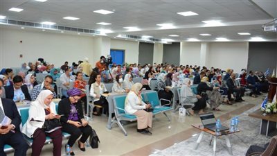 رئيس جامعة أسيوط: بالتطور التكنولوجي تنخفض تكلفة الابتكارات باهظة الثمن