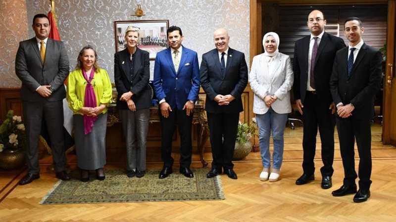 د. أشرف صبحى