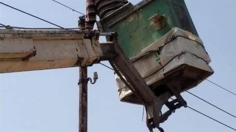 صيانة أعمدة الكهرباء