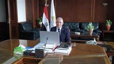 وزير الري يبحث مع ممثلي 