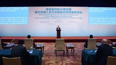 وزير الخارجية الصينى: الصين قدمت مليارات الأدوية التي تحتوي على مادة الأرتيميسينين 