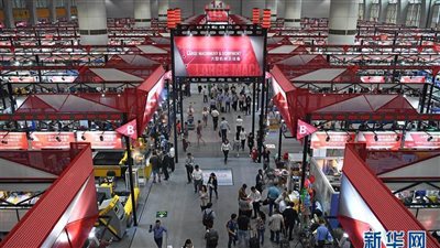 بكين تنفى تقارير إعلامية غربية تزعم منع المواطنين من مغادرة البلاد 