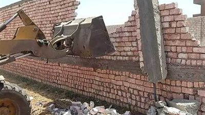 إزالة ٥ حالات تعدي ومخالفة بناء بالإسماعيلية 