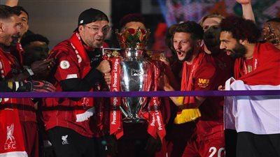 محمد صلاح يضيف لقبه السادس في مشواره مع ليفربول الإنجليزي