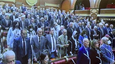 الشيوخ يقف دقيقة حدادا على الشيخ خليفة بن زايد