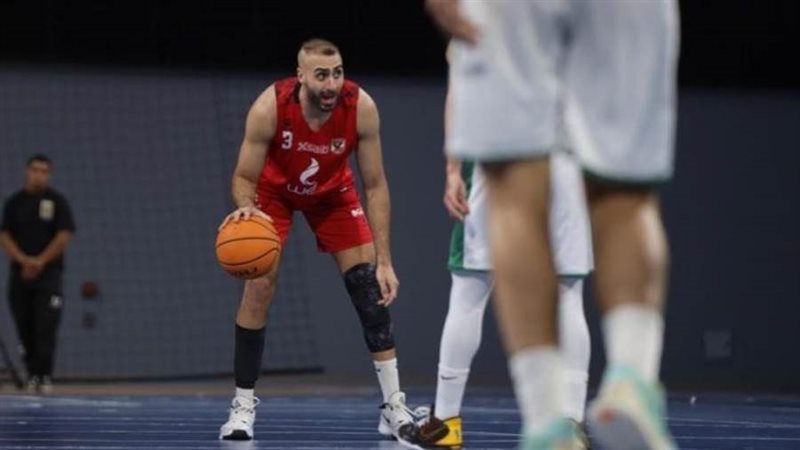 عمر عزب نجم سلة الأهلي