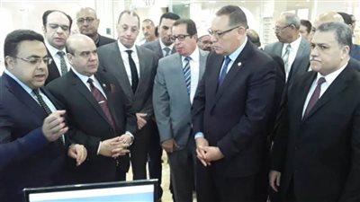 محافظ الشرقية ومساعد وزير العدل لشئون الشهر العقاري يفتتحون فرع توثيق نادي الصفوة بالعاشر