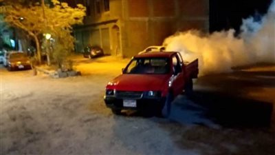 سيارات حي ثالث تجوب أنحاء الحي لمكافحة البعوض والذباب