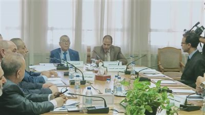 لجنة البرامج التعليمية تواجه التحديات التي تفرضها سلطات الاحتلال الإسرائيلي 