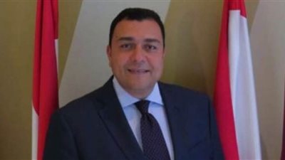 السفير المصري بتونس يهنئ فريق طائرة النادي الأهلي بالفوز بالبطولة الإفريقية