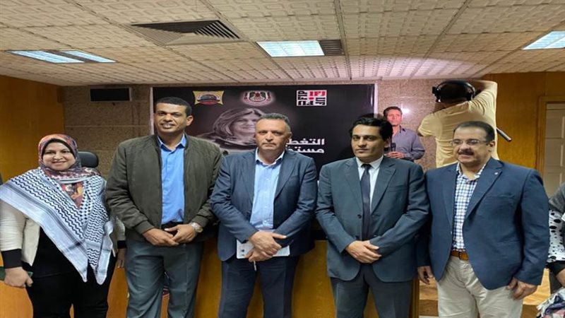 خلال الاجتماع