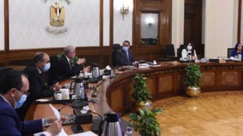 رئيس الوزراء خلال