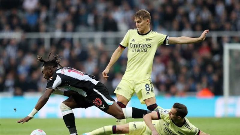 نيوكاسل وآرسنال