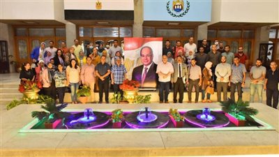 محافظ أسيوط يلتقي مساعدي مديري الإدارات الصحية والمستشفيات لمتابعة العمل 