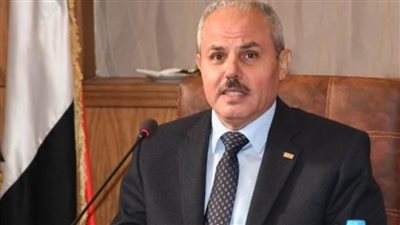 رئيس جامعة قناة السويس يبحث مع هيئة الرعاية الصحية سبل التعاون