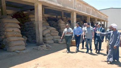 نائب محافظ بنى سويف يطمئن على انتظام توريد القمح بأماكن الاستلام والتخزين