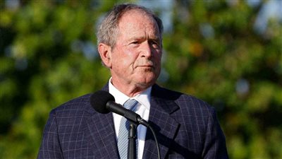 زلة لسان جورج بوش الابن تجعله يدين حرب العراق بدلا من أوكرانيا