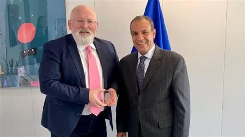 عبدالعاطي وفرانس