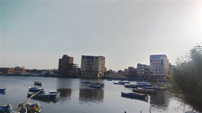 مشاهد من قضاء إجازة الجمعة في باريس الصغرى