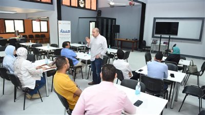 جامعة سوهاج تنظم ورشة عمل عن المسؤوليات القانونية للشركات