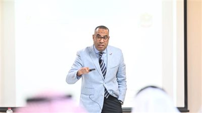 فضل الله: الجمع بين العمل في اتحاد الكرة والإعلام غير جائز قانونا