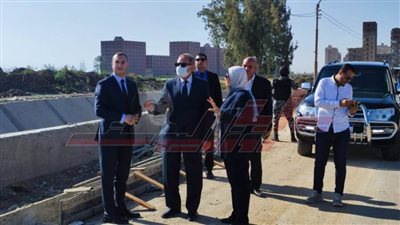 نور الدين يتفقد تبطين الترع وتوسعة الشوارع بغرب عاصمة كفر الشيخ