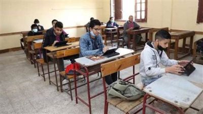 التعليم: 99.85% من طلاب الأول الثانوي يؤدون امتحاني الفيزياء والفلسفة والمنطق إلكترونيا