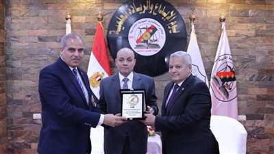 نادي النيابة الإدارية يكرم رئيس جامعة الأزهر في يوم الإبداع
