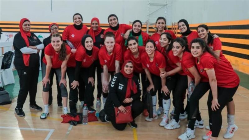 طائرة سيدات الأهلي